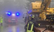 Schianto nel pistoiese, autista rimane intrappolato tra le lamiee