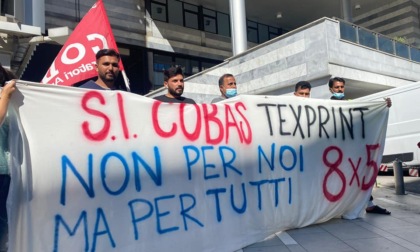 Vertenza Texprint di Prato, gli operai vincono la causa: "Sciopero legittimo. Dipendenti reintegrati"