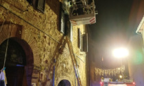 Incendio a Montalcino (Siena), salvata la padrona di casa: morti 12 cani