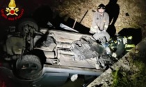 Incidente a Peccioli, si ribalta con l'auto e finisce nel canale