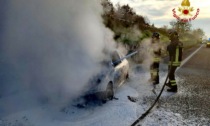 Paura sul raccordo Siena Bettolle: in fiamme una vettura