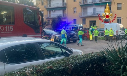 Scandicci, a fuoco un quadro elettrico in un palazzo: residenti bloccati nell'ascensore