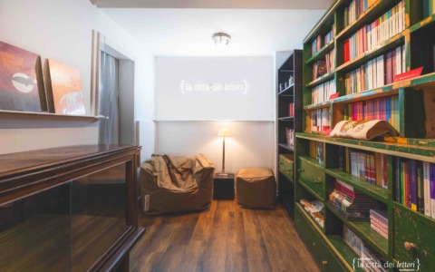 A Santo Spirito apre la “seconda libreria più piccola di Firenze”