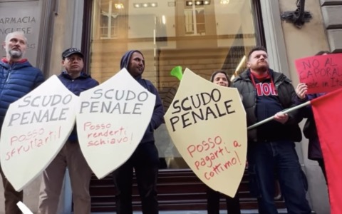 Manifestazione a Firenze contro il ‘scudo penale’ per la moda