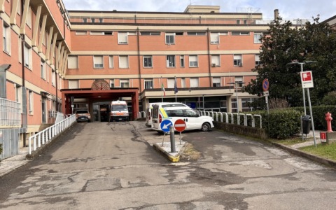 Primo prelievo di tessuto osseo da donatore vivente in Toscana