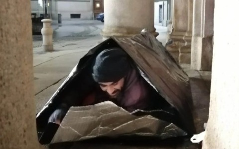 Capsule antigelo per i senzatetto: l’idea inglese arriva in Toscana