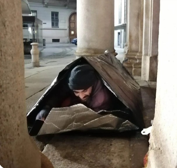 Capsule antigelo per i senzatetto: l’idea inglese arriva in Toscana