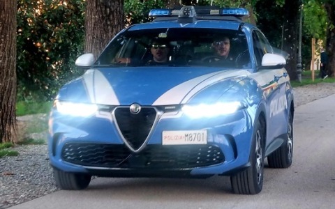 Firenze, arrestato spacciatore sorpreso a rubare in un negozio