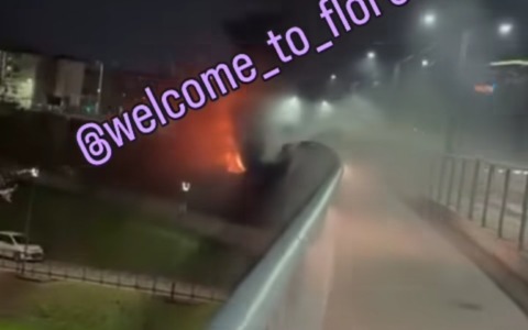 Firenze, incendio sotto il ponte San Donato interrompe la tramvia