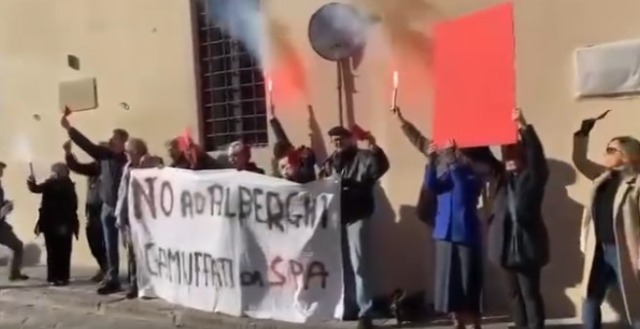 Flashmob per salvare il cinema Eolo: un hotel al suo posto?