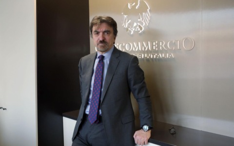 L’83% dei toscani acquisterà regali di Natale: budget medio di 221 euro