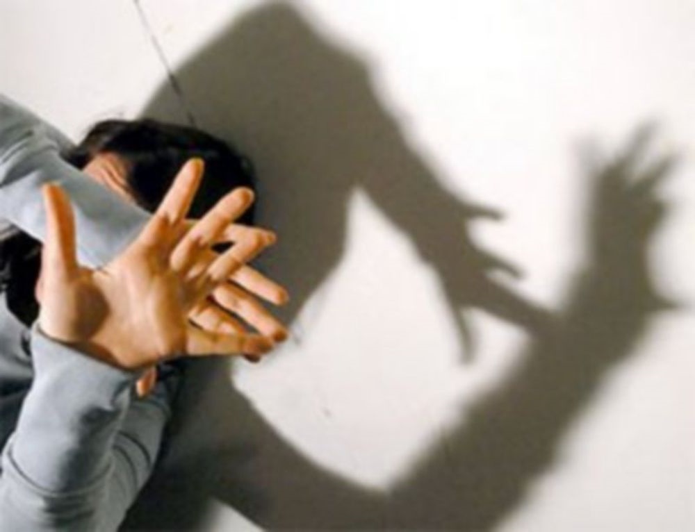 Empoli, un marocchino di 41 anni accusato di violenza e stalking nei confronti dell’ex moglie