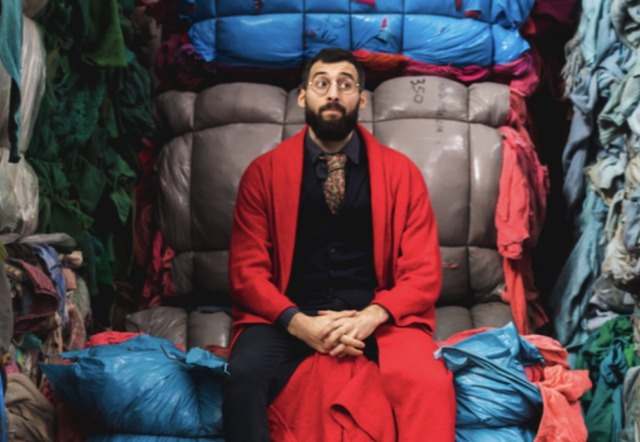 Firenze ospita Genesi del Rigenero: il racconto dei cenciaioli al Teatro Puccini