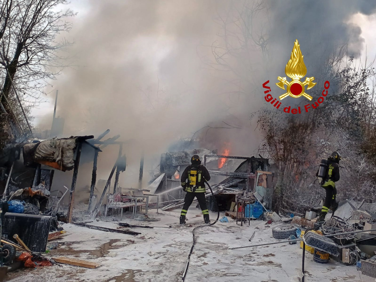 Incendio sotto il Ponte all’Indiano: l’Isolotto chiede interventi urgenti