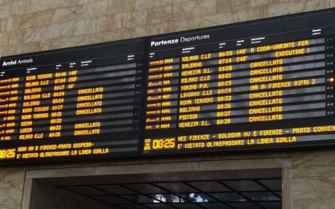 Incidente mortale a Firenze Campo di Marte: un uomo travolto da un treno