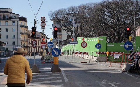Inizio dei lavori al Ponte al Pino: traffico deviato e treni sospesi