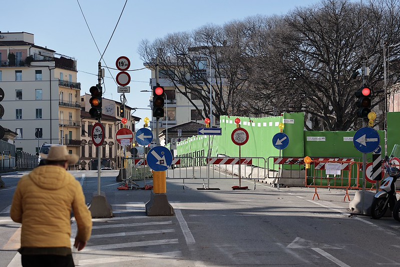 Inizio dei lavori al Ponte al Pino: traffico deviato e treni sospesi