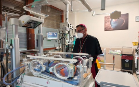 L’arcivescovo Gambelli visita il Meyer per l’Epifania