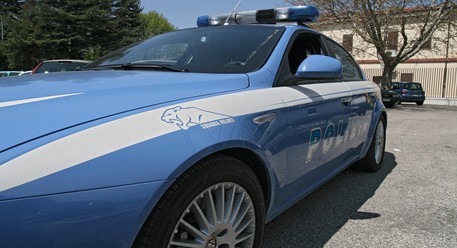 Quattro arresti per un’aggressione con machete e tombino a Firenze