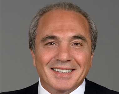 Scomparsa di Rocco Commisso: Firenze saluta il presidente della Fiorentina