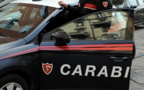 Una donna di 29 anni ferita e rapinata vicino alla stazione di Firenze