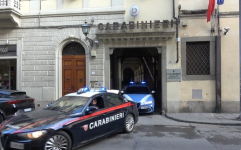Aggressione nel centro di Firenze: una giovane donna vittima di violenza