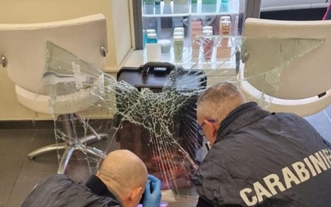 Firenze, furto con spaccata in un ristorante di via Campo di Arrigo
