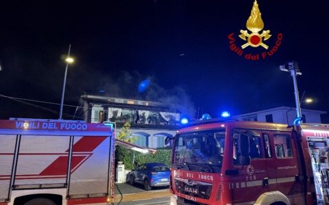 Fucecchio (Firenze), incendio in appartamento: Vigili del Fuoco salvano un uomo