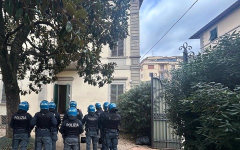 Operazione di sgombero in via Masaccio
