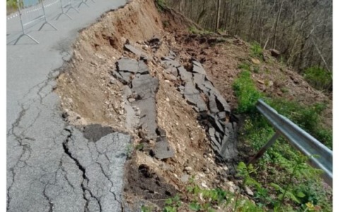 Osservazione dei movimenti franosi nella provincia di Firenze