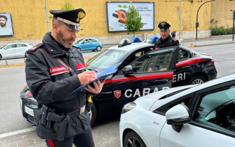 Controlli a Firenze: arresti per furti e spaccio di droga