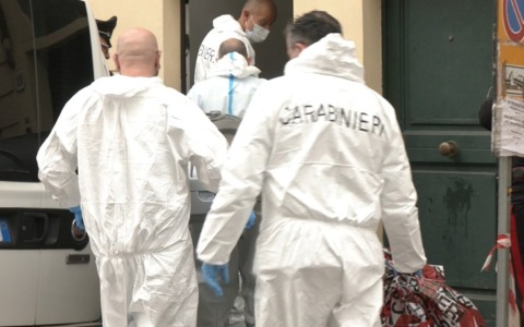 Firenze: ucciso a coltellate, emergono dettagli su droga e intermediari