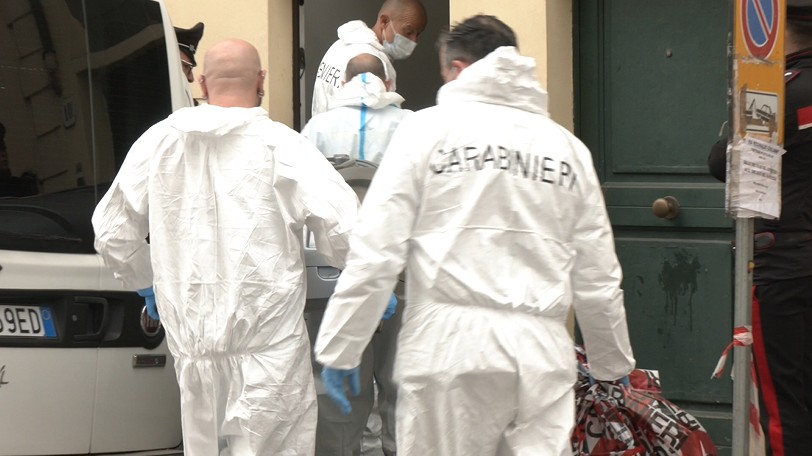 Firenze: ucciso a coltellate, emergono dettagli su droga e intermediari