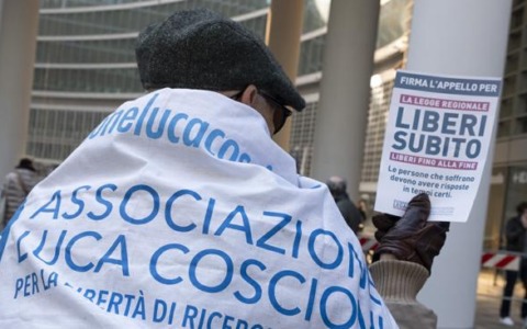 Libera ottiene il dispositivo per il suicidio assistito