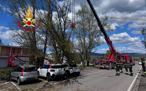 Maltempo, alberi caduti a Empoli e Arezzo: ferita una donna