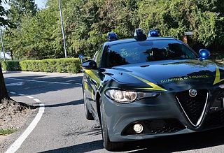 Maxi-sequestro ad Arezzo per affitti di ville di lusso evasi