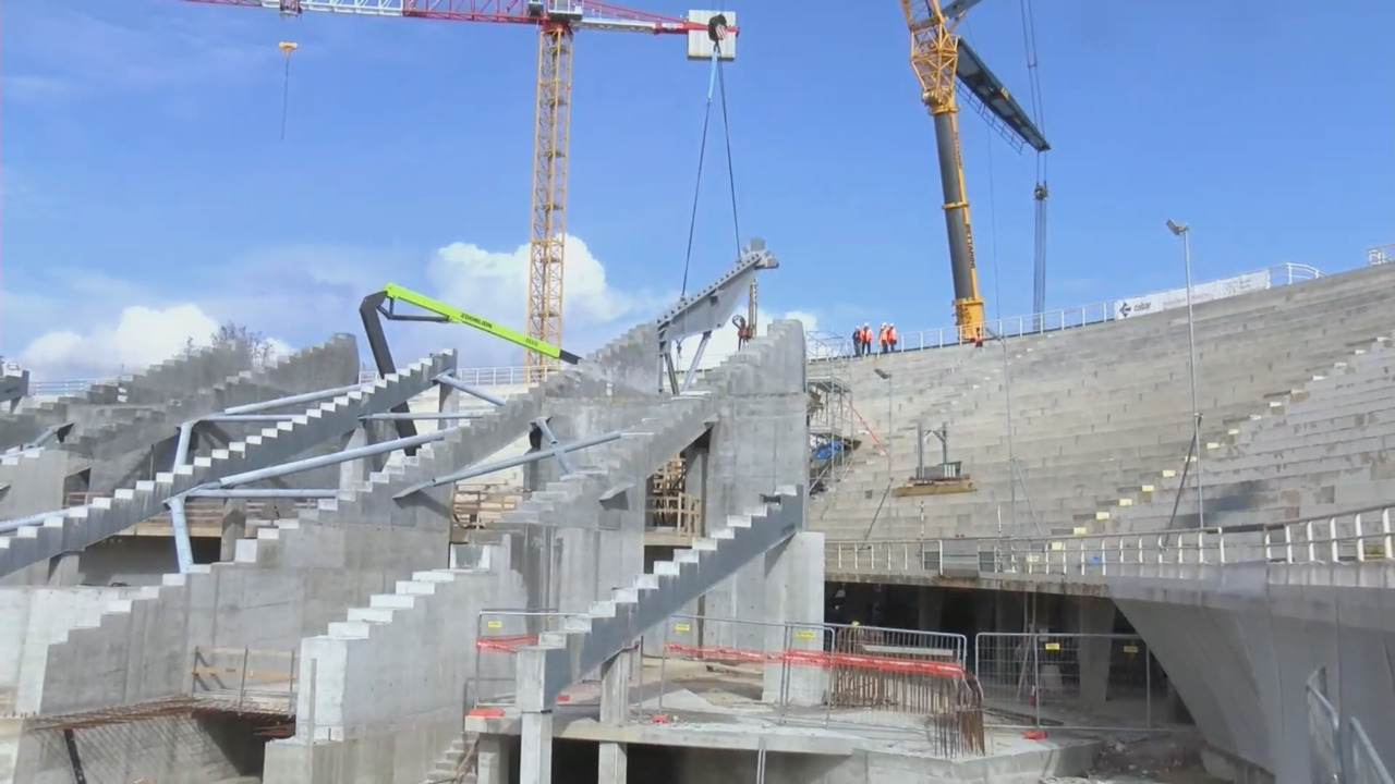 Proseguono i lavori al Franchi: installata la quinta trave d’acciaio in Curva Fiesole