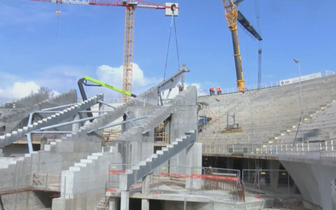 Proseguono i lavori al Franchi: installata la quinta trave d’acciaio in Curva Fiesole