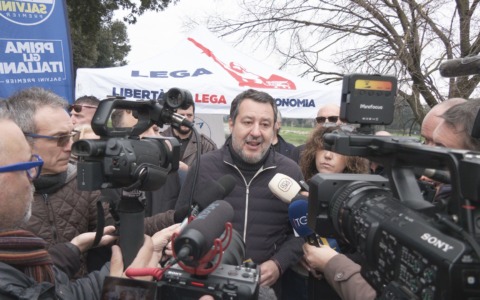 Salvini: “A Firenze il taser per la Municipale. Necessari i Cpr in tutte le regioni”