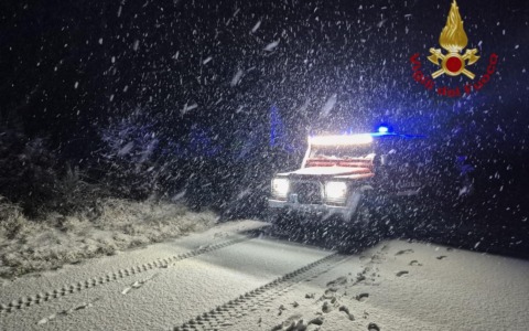 Soccorso di un pullman di pellegrini alla Verna a causa di una tormenta di neve