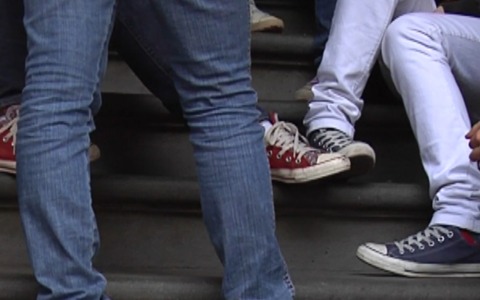 Sospeso un professore per una relazione con una studentessa di 16 anni