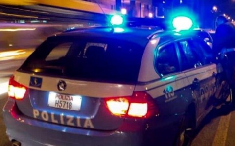 Firenze, rapina nella notte: un uomo di 35 anni ferito