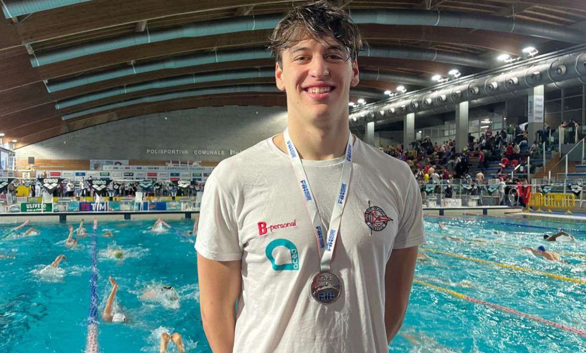 Nuoto, Criteria maschili: Rari Nantes Florentia conquista altre medaglie